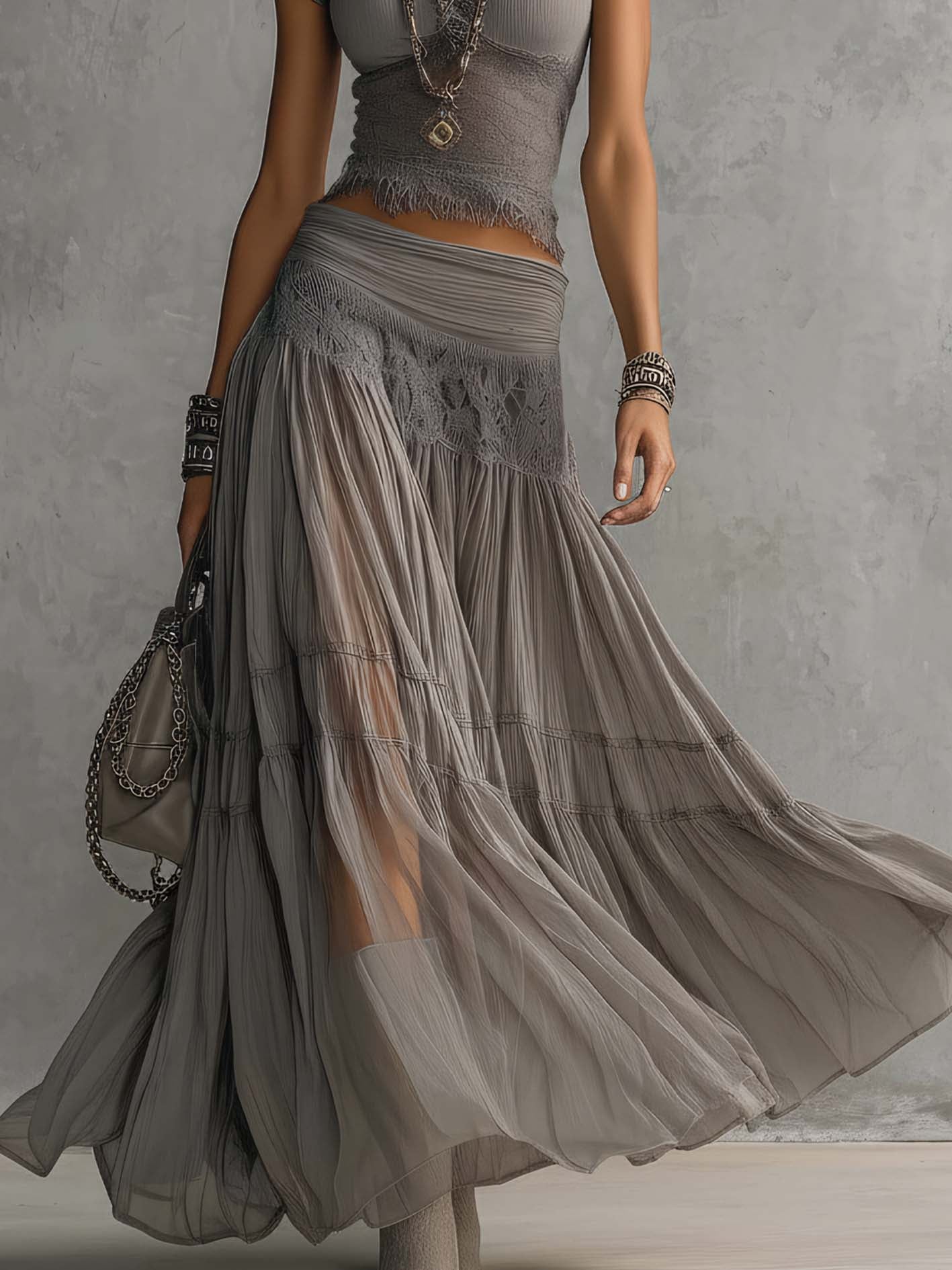 Conjunto Gris de Top de Encaje y Falda Maxi Plisada