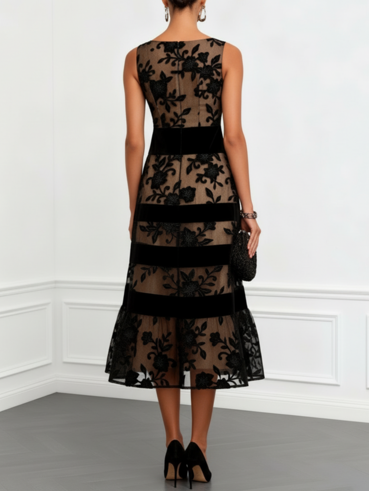 Vestido Midi Línea A de Malla Negra con Flores