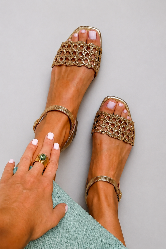 Aurora | Sandalias Doradas con Encanto Veraniego