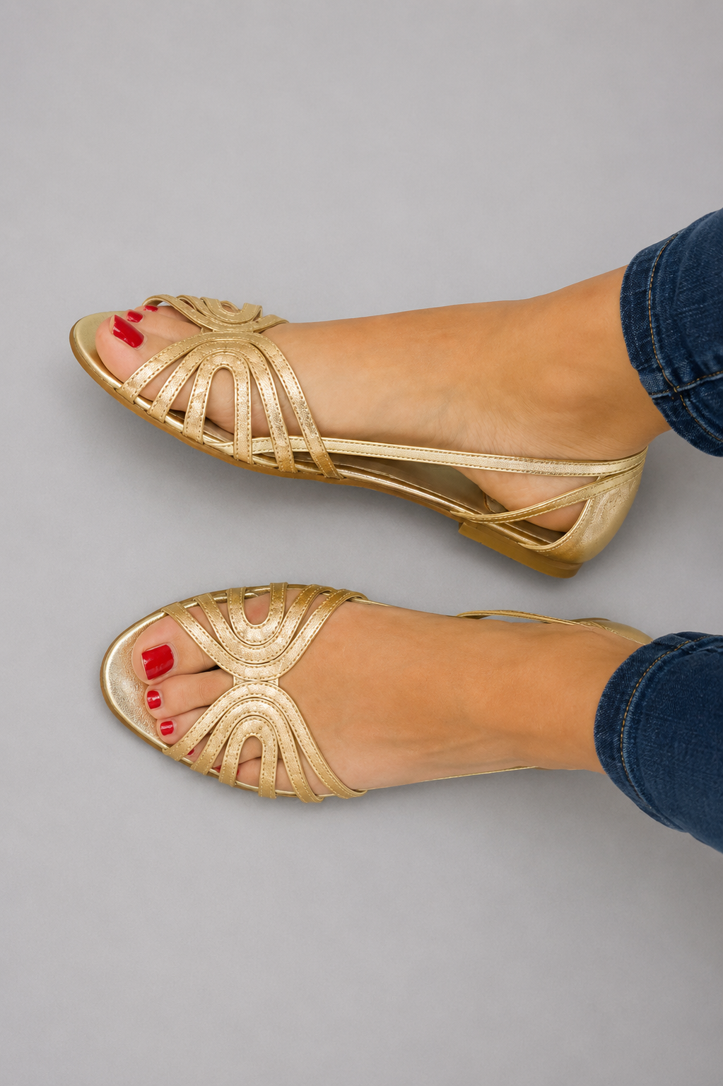 Eleonora | Sandalias Doradas Ligeras para Verano