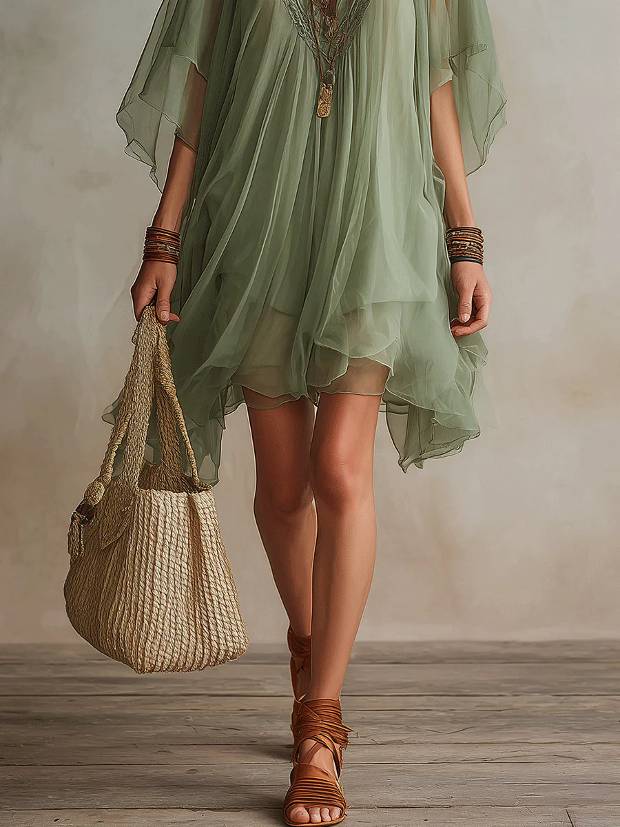 Vestido Mini Verde Fluido de Chifón con Escote V