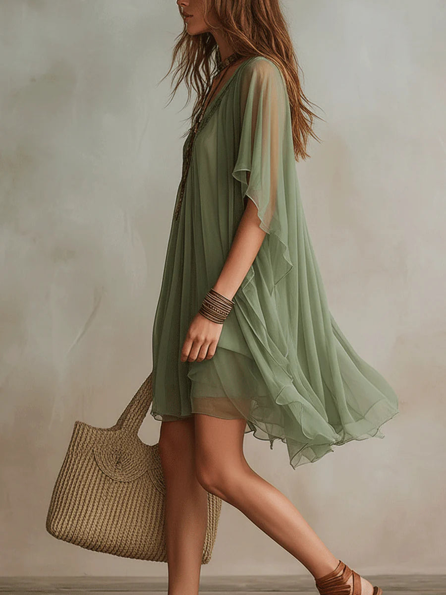 Vestido Mini Verde Fluido de Chifón con Escote V